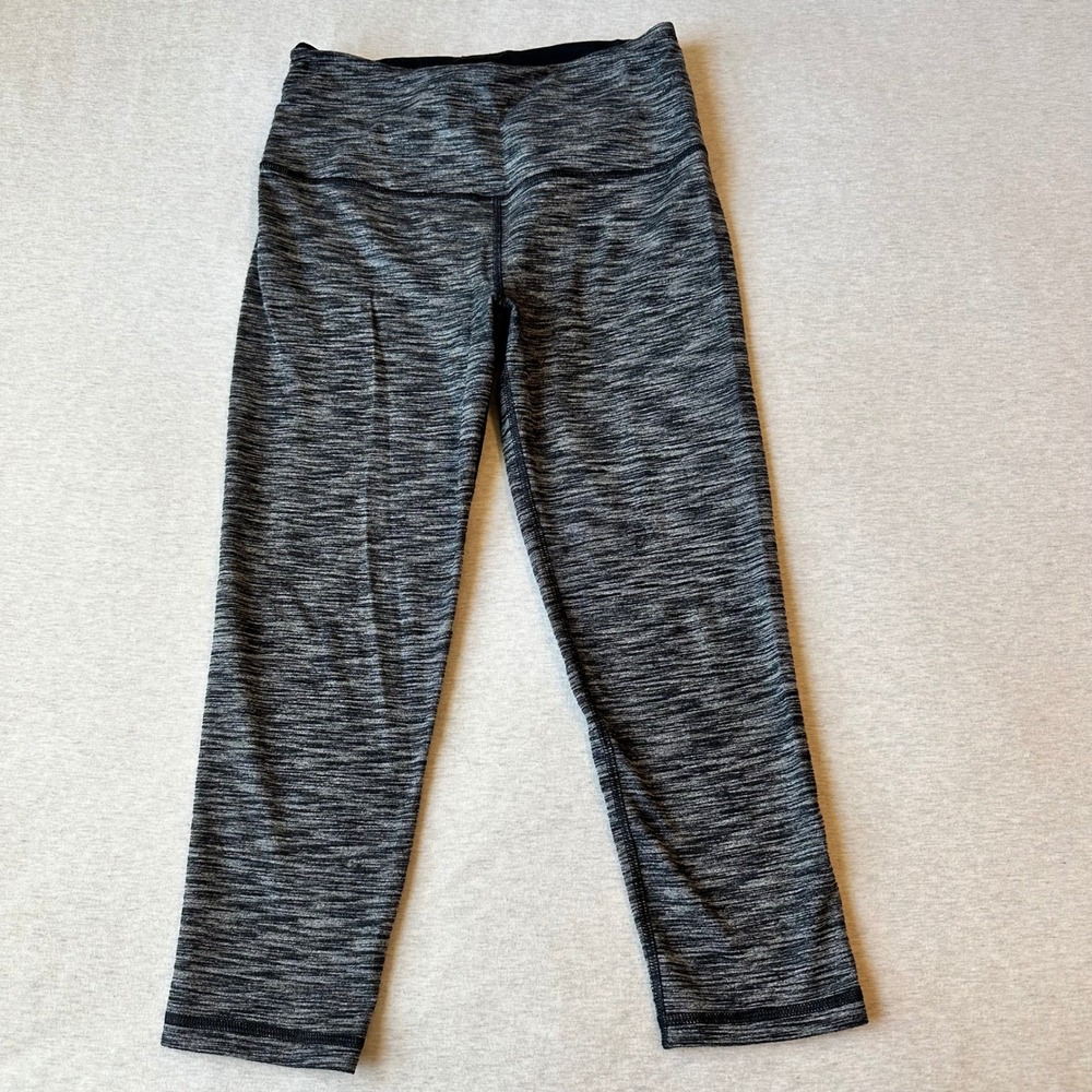 Victoria Sport Knockout High Waisted‎ Capri Leggings Black and Grey Size M